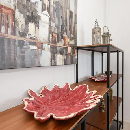 Apartamento Desenzanoloft Official Partner Marriott Homes & - Window Of Family With Parking Spot