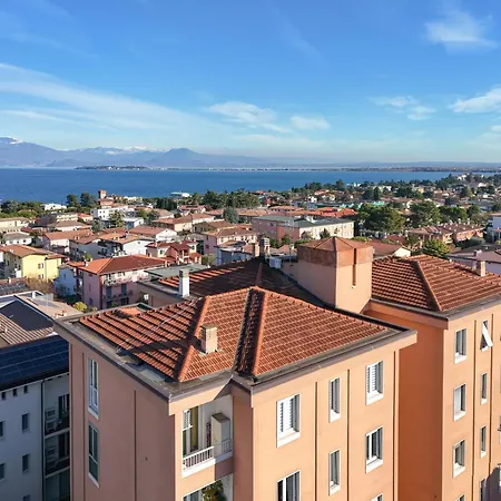Desenzanoloft Official Partner Marriott Homes & - Window Of Family With Parking Spot Apartamento Desenzano del Garda