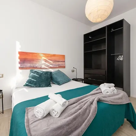 Apartamento Desenzanoloft Official Partner Marriott Homes & - Window Of Family With Parking Spot