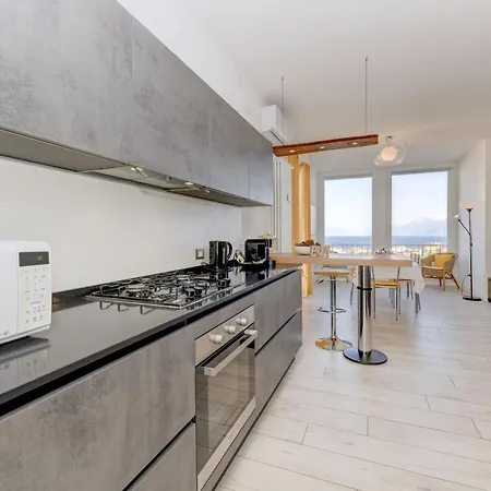 Desenzanoloft Official Partner Marriott Homes & - Window Of Family With Parking Spot Apartmán