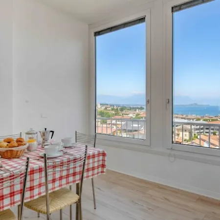 Window Of Family With Parking Spot Desenzanoloft Official Partner Homes & By Marriott Bonvoy